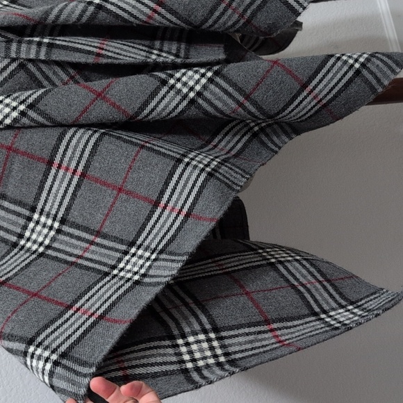Plaid Wearable Blanket Shawl Wrap Gray White Red Oversize Scarf Poncho - Picture 3 of 6